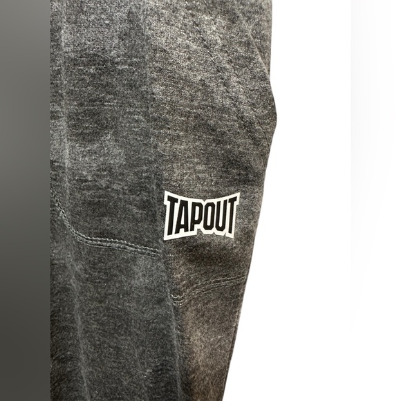 TAPOUT GRAY AND BLACK CAMOUFLAGE CAPRI JOGGERS - Picture 2 of 5